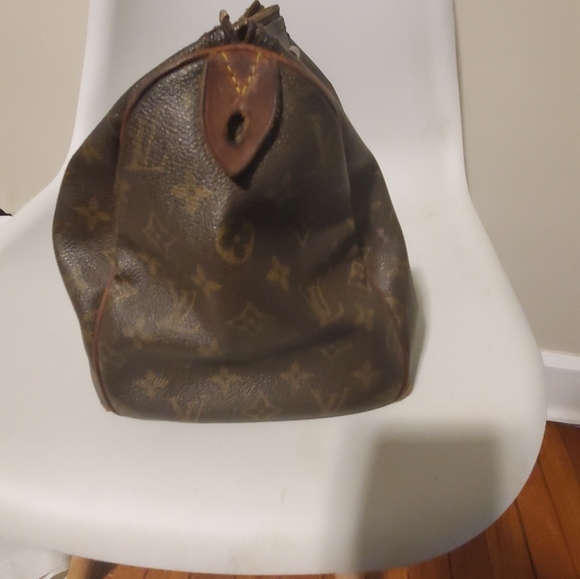 *AUTHENTIC* Louis vuitton Speedy 30 - Picture 8 of 10